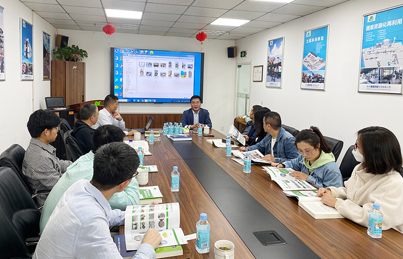 華中科技大學(xué)、中南大學(xué)一行蒞臨德森生產(chǎn)基地考察調(diào)研