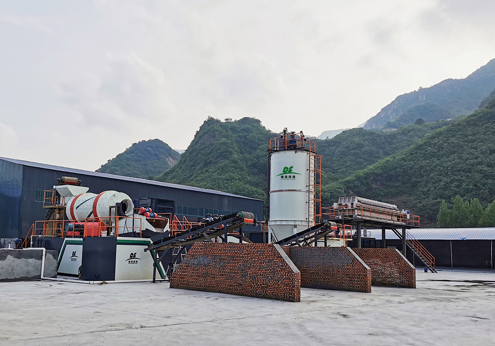 德森整套土壤淋洗裝備.jpg 德森整套土壤淋洗裝備應(yīng)用現(xiàn)場