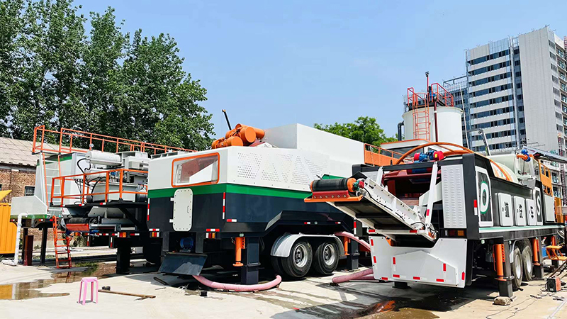 德森環(huán)境淋洗車：移動(dòng)治污先鋒，高效修復(fù)土壤與固料